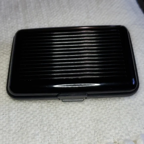 Discreet Mini Wallet - Picture 3 of 5